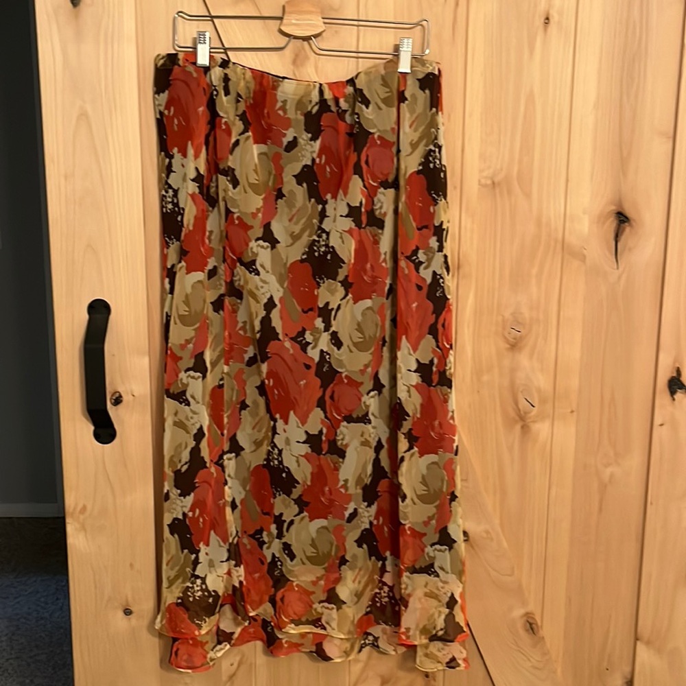Women’s Long Floral Pull On Skirt